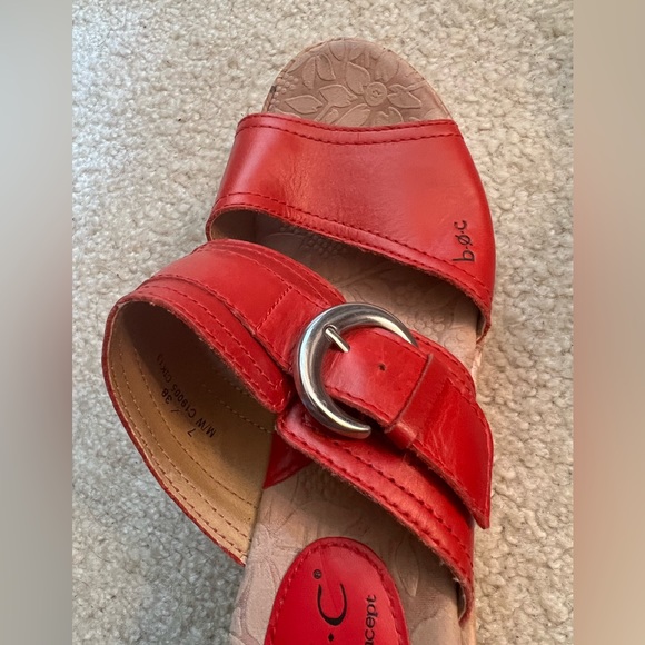 B.O.C Born Concept Red Leather Wedge Sandals size 7 - Picture 2 of 10